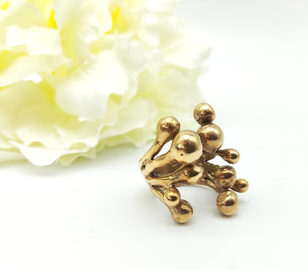 Disponibile anche in bronzo e argento