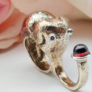 Anello Elefante con mignolo in bronzo Anello Elefante con mignolo in bronzo